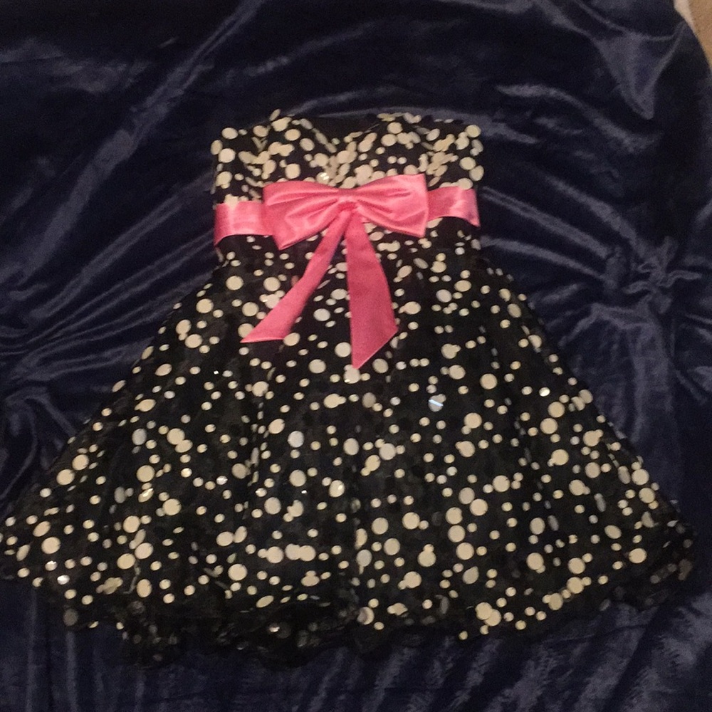 Dress - Picture 2 of 2